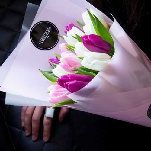 Букет из 15 тюльпанов "Порту Микс" (От 8 букетов)