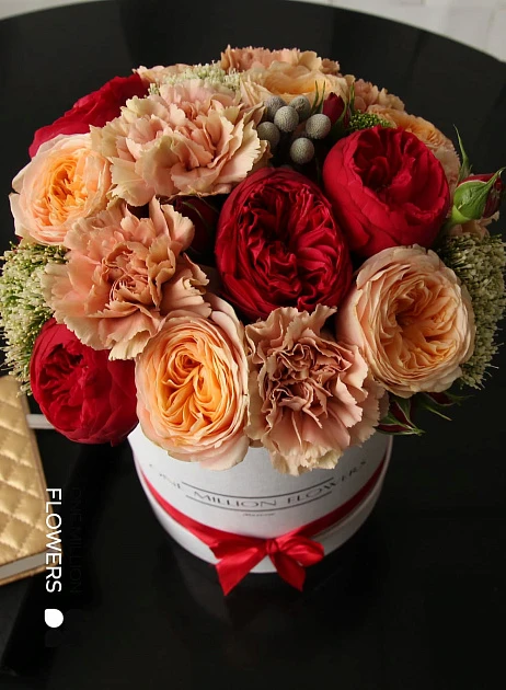 Коробка "Эскада Ред" White