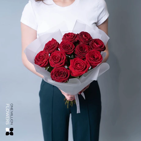 картинка Букет из 11 «Рэд Наоми» White от магазина Одежда+