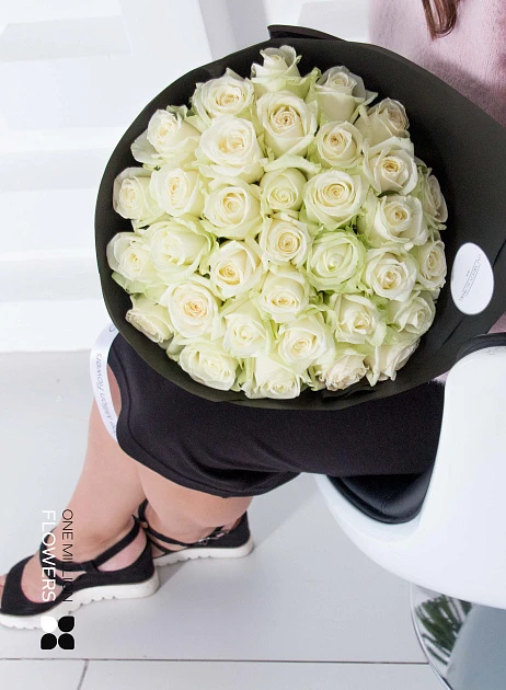 Букет из 35 "Аваланш" Black - Розы 40 см.